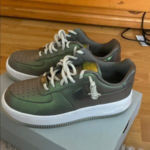 Green Nike Air Force one BUY OR TRADE